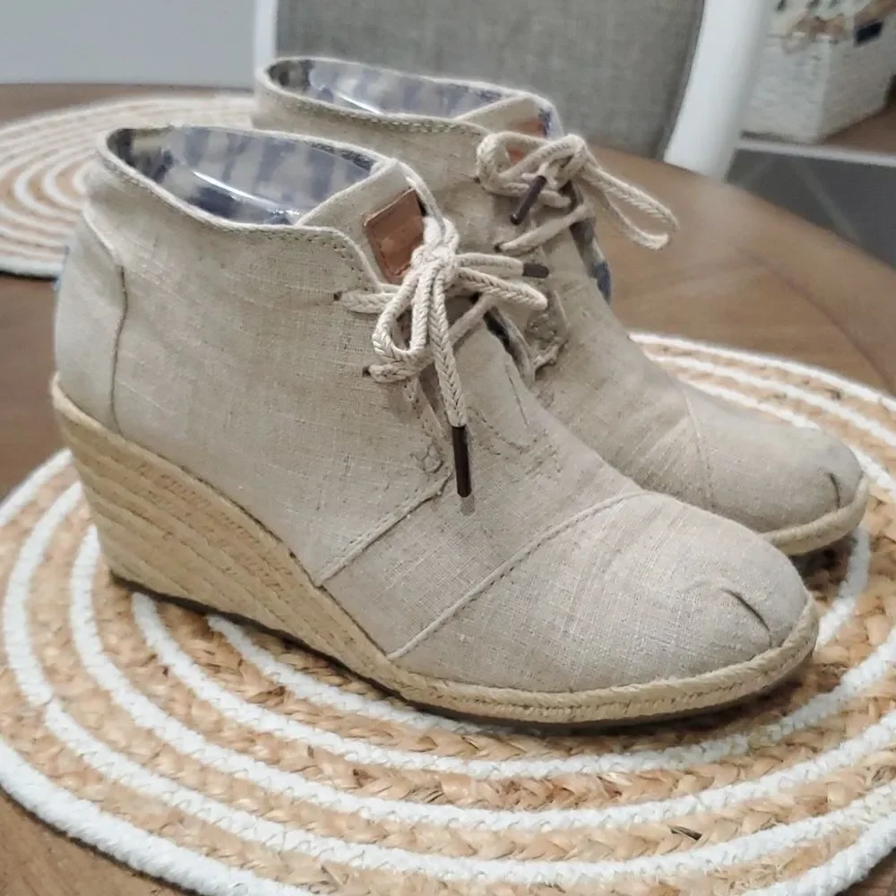 TOMS Tan Canvas Espadrille Wedges, Size 8.5